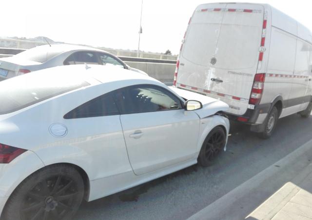 開車時發生剮蹭,私了和走保險哪個更劃算?別貪小便宜吃大虧