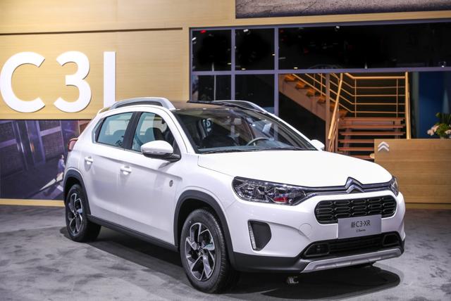 最大功率221kW,百公里加速7s,車友:這款插混四驅SUV有里有面